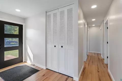 Entry Way - 1634 Cliff Ave, Duluth, MN 55811 photo 1 of 1