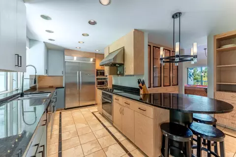 361 Oak Knoll Dr, Marine On Saint Croix, MN 55047