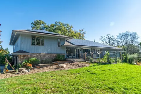 361 Oak Knoll Dr, Marine On Saint Croix, MN 55047