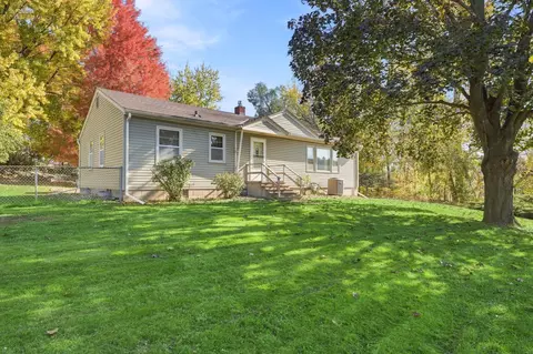 1566 Albemarle St, Saint Paul, MN 55117