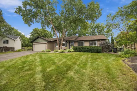 11315 W River Hills Dr, Burnsville, MN 55337