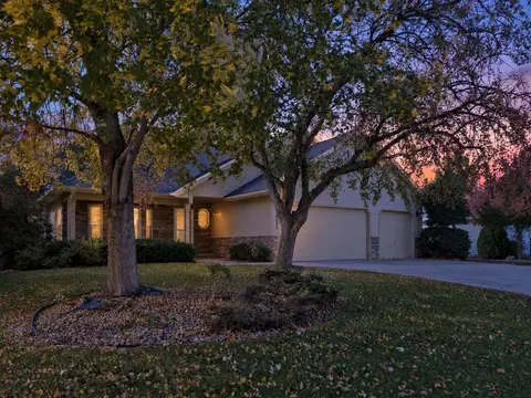 9023 Nantwick Rdg, Brooklyn Park, MN 55443