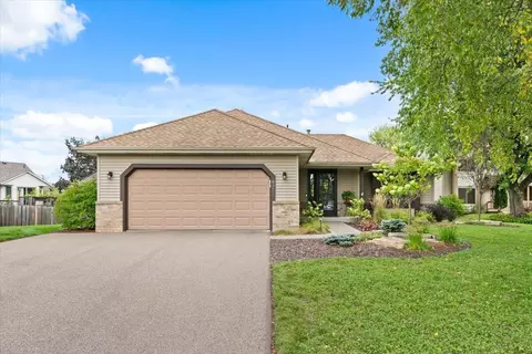 8821 Rainier Ct, Woodbury, MN 55125