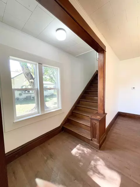 Entry Way - 104 S Park Ave, Springfield, MN 56087 photo 4 of 8