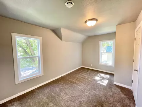 Bedroom - 104 S Park Ave, Springfield, MN 56087 photo 3 of 13