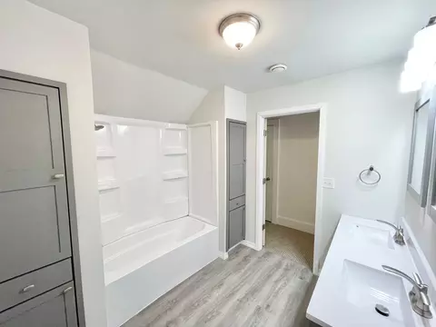 Bath - 104 S Park Ave, Springfield, MN 56087 photo 5 of 6