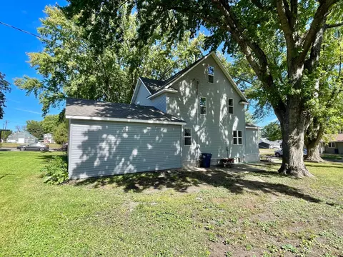 Exterior - 104 S Park Ave, Springfield, MN 56087 photo 9 of 9