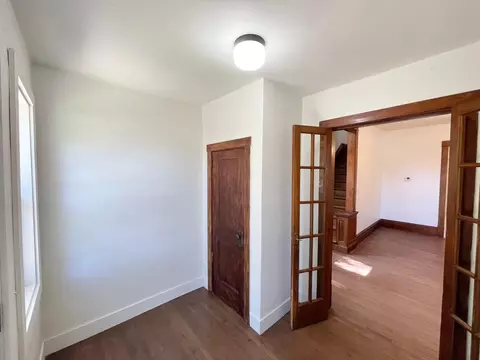 Entry Way - 104 S Park Ave, Springfield, MN 56087 photo 2 of 8