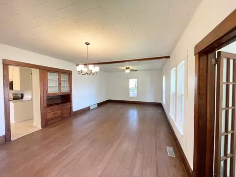 Living - 104 S Park Ave, Springfield, MN 56087 photo 1 of 7