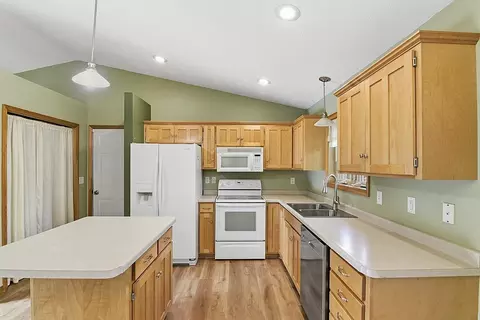 Kitchen - 1602 8th Ave S, Saint Cloud, MN 56301 photo 2 of 2