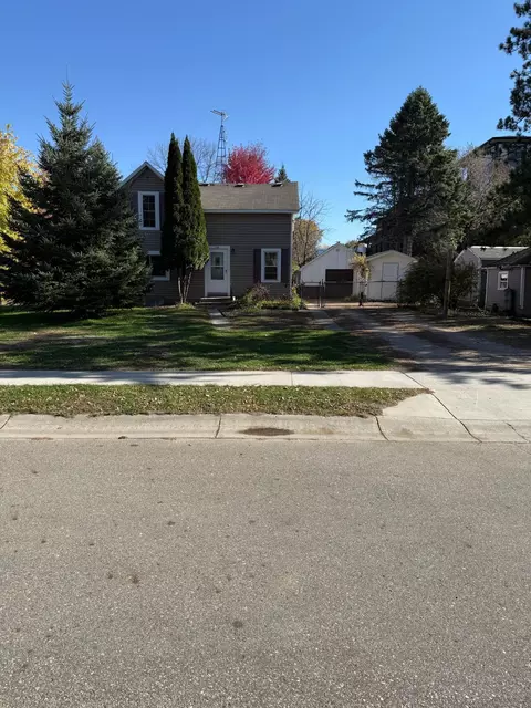 112 N Maple St, Alexandria, MN 56308