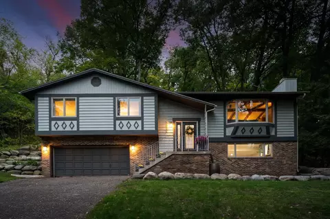 2222 Black Oak Dr, Minnetonka, MN 55305