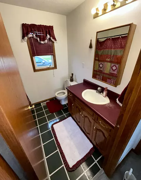 Bath - 405 Harvest Ave, Devils Lake, ND 58301 photo 5 of 5