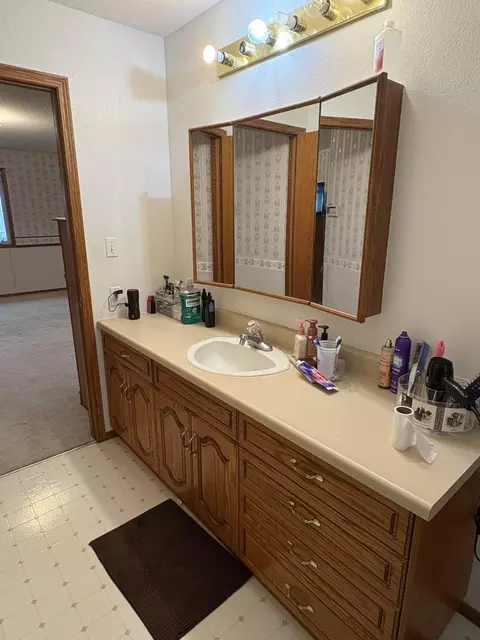 Bath - 405 Harvest Ave, Devils Lake, ND 58301 photo 1 of 5