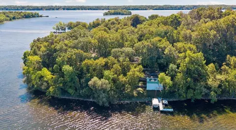 15376 Crestland Rd, Paynesville, MN 56362