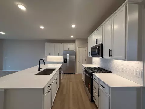 Kitchen - 14920 Avondale Vw, Rosemount, MN 55068 photo 2 of 4