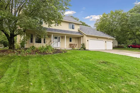 4166 Parkridge Dr, White Bear Lake, MN 55110