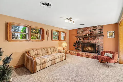 Living - 1680 Spruce Dr, Red Wing, MN 55066 photo 2 of 4