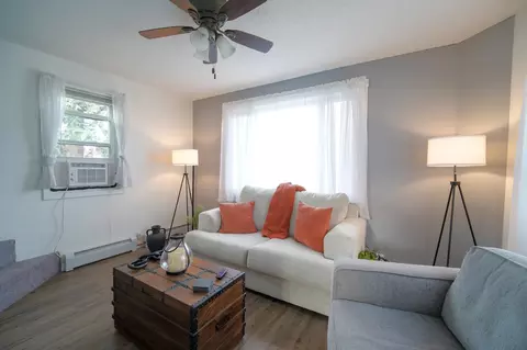 Living - 5132 Juniata St, Duluth, MN 55804 photo 1 of 2