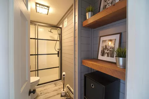 Bath - 5132 Juniata St, Duluth, MN 55804 photo 2 of 2