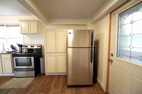 Entry Way - 5132 Juniata St, Duluth, MN 55804 photo 1 of 4