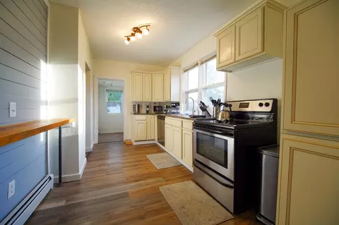 Kitchen - 5132 Juniata St, Duluth, MN 55804 photo 2 of 2