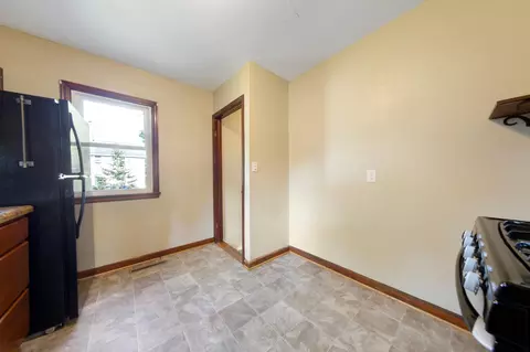 Entry Way - 2210 2nd Ave NW, Faribault, MN 55021 photo 2 of 2