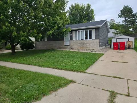 5032 25th Ave NW, Rochester, MN 55901