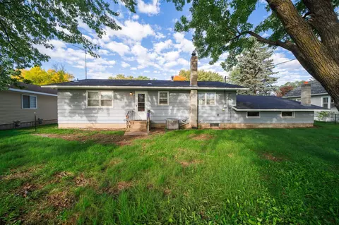 Exterior - 424 24th Ave N, Saint Cloud, MN 56303 photo 5 of 9