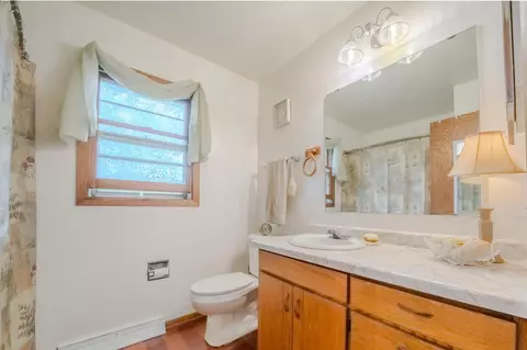 Bath - 424 24th Ave N, Saint Cloud, MN 56303 photo 2 of 4