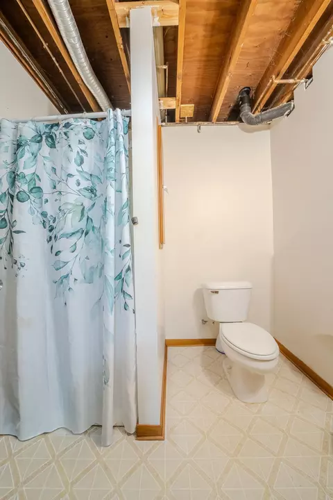Bath - 424 24th Ave N, Saint Cloud, MN 56303 photo 4 of 4