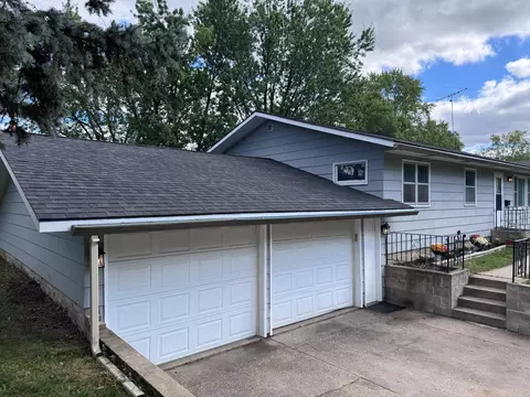 Exterior - 424 24th Ave N, Saint Cloud, MN 56303 photo 8 of 9