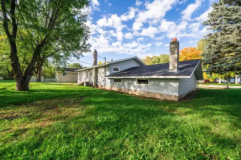 Exterior - 424 24th Ave N, Saint Cloud, MN 56303 photo 6 of 9