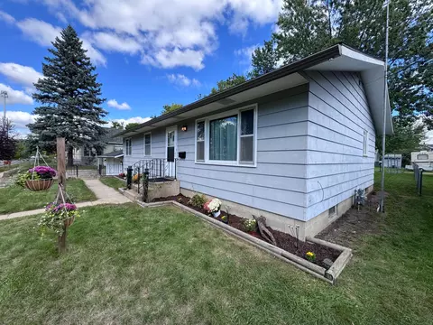 Exterior - 424 24th Ave N, Saint Cloud, MN 56303 photo 3 of 9