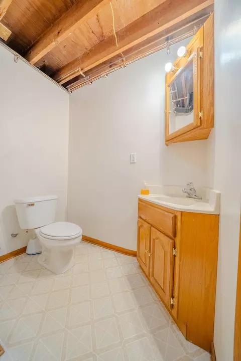 Bath - 424 24th Ave N, Saint Cloud, MN 56303 photo 3 of 4