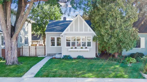 1318 Eleanor Ave, Saint Paul, MN 55116