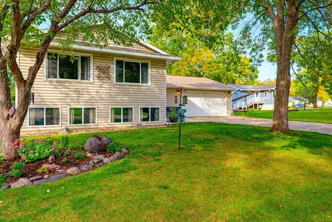 115 E Nelson St, Litchfield, MN 55355