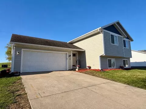 1170 Coakley St, Paynesville, MN 56362