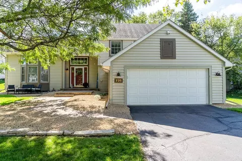 Exterior - 726 Camberwell Dr, Eagan, MN 55123 photo 2 of 4