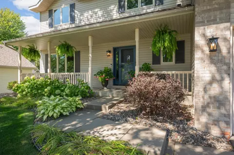 14105 Forest Ln, Apple Valley, MN 55124