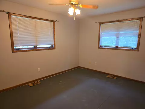 Bedroom - 504 Circle Dr, Rushmore, MN 56168 photo 3 of 6