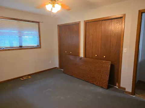 Bedroom - 504 Circle Dr, Rushmore, MN 56168 photo 4 of 6