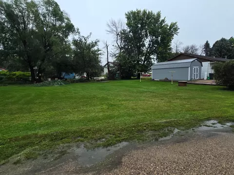 Exterior - 504 Circle Dr, Rushmore, MN 56168 photo 6 of 7