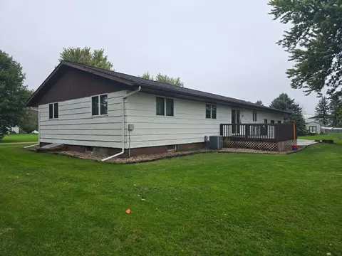 Exterior - 504 Circle Dr, Rushmore, MN 56168 photo 3 of 7