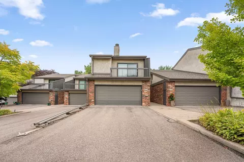 6121 Blake Ridge Rd, Edina, MN 55436