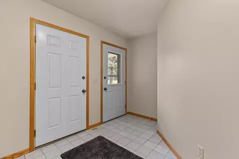 Entry Way - 2516 Crestview Ln, Brainerd, MN 56401 photo 1 of 1