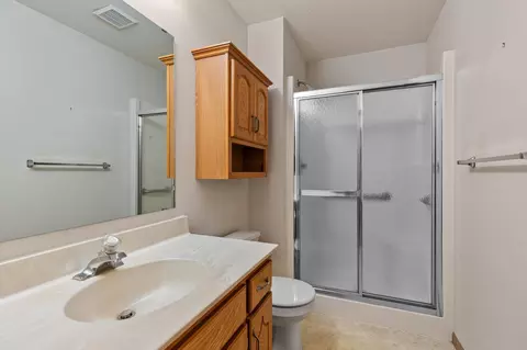 Bath - 2516 Crestview Ln, Brainerd, MN 56401 photo 1 of 2