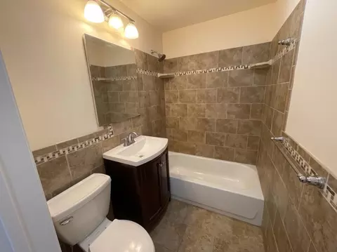 Bath - 5749 Sunset Rd, Mound, MN 55364 photo 1 of 1