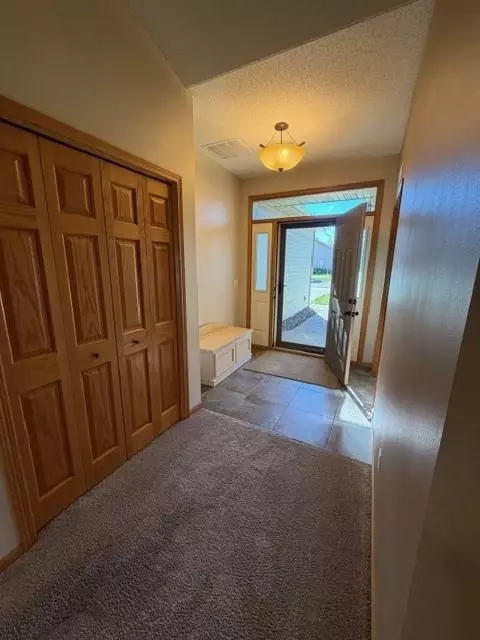 Entry Way - 4235 4th St S, Saint Cloud, MN 56301 photo 1 of 7