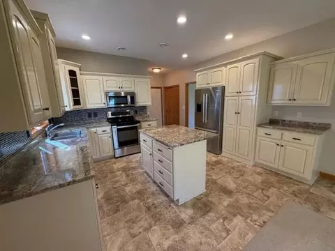 Kitchen - 4235 4th St S, Saint Cloud, MN 56301 photo 3 of 8
